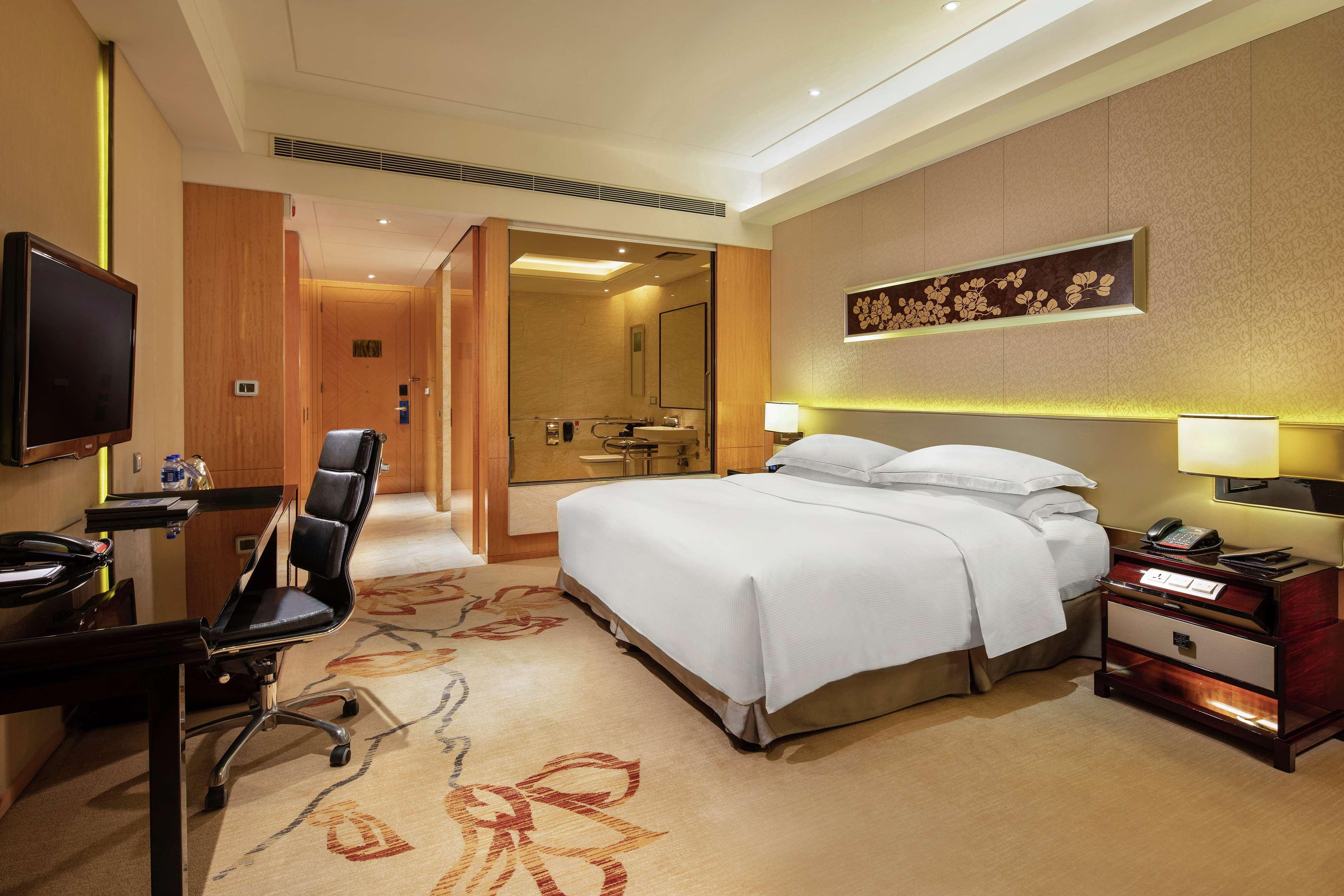 Hilton Guangzhou Baiyun - Free Shuttle For Canton Fair Period, Close To Luhu Golf Club & Leather Market Dış mekan fotoğraf