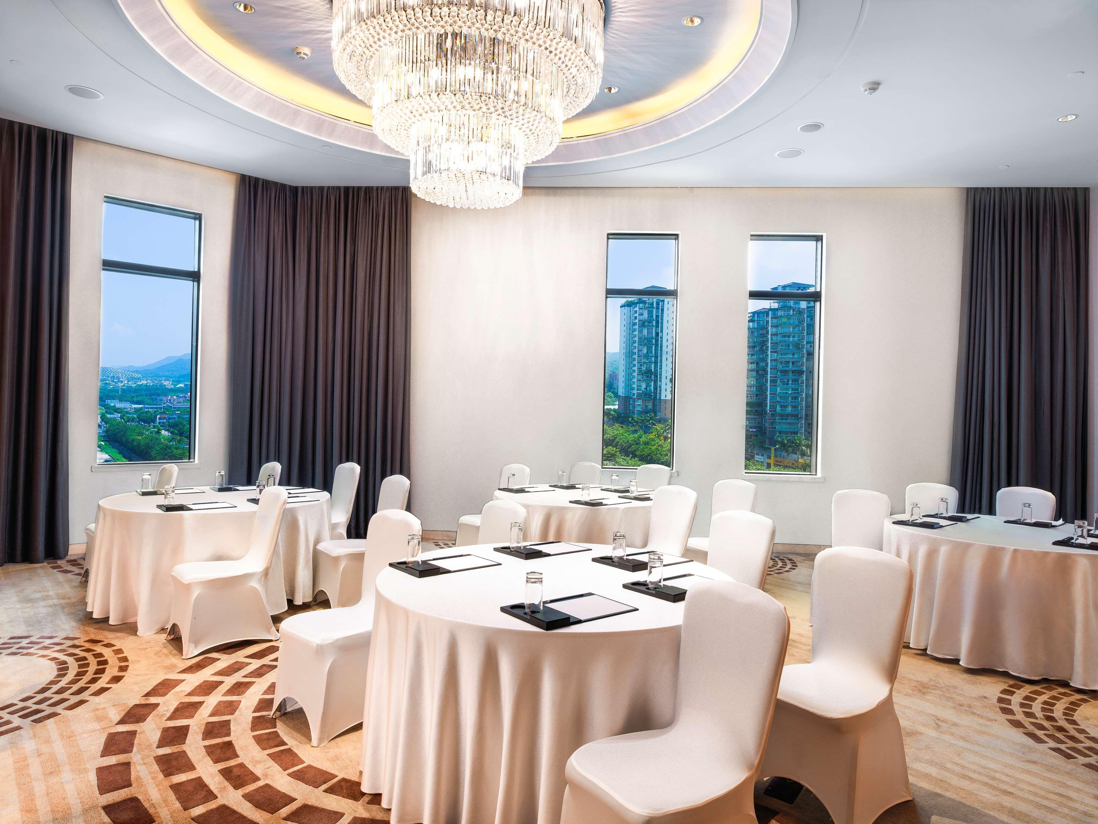 Hilton Guangzhou Baiyun - Free Shuttle For Canton Fair Period, Close To Luhu Golf Club & Leather Market Dış mekan fotoğraf