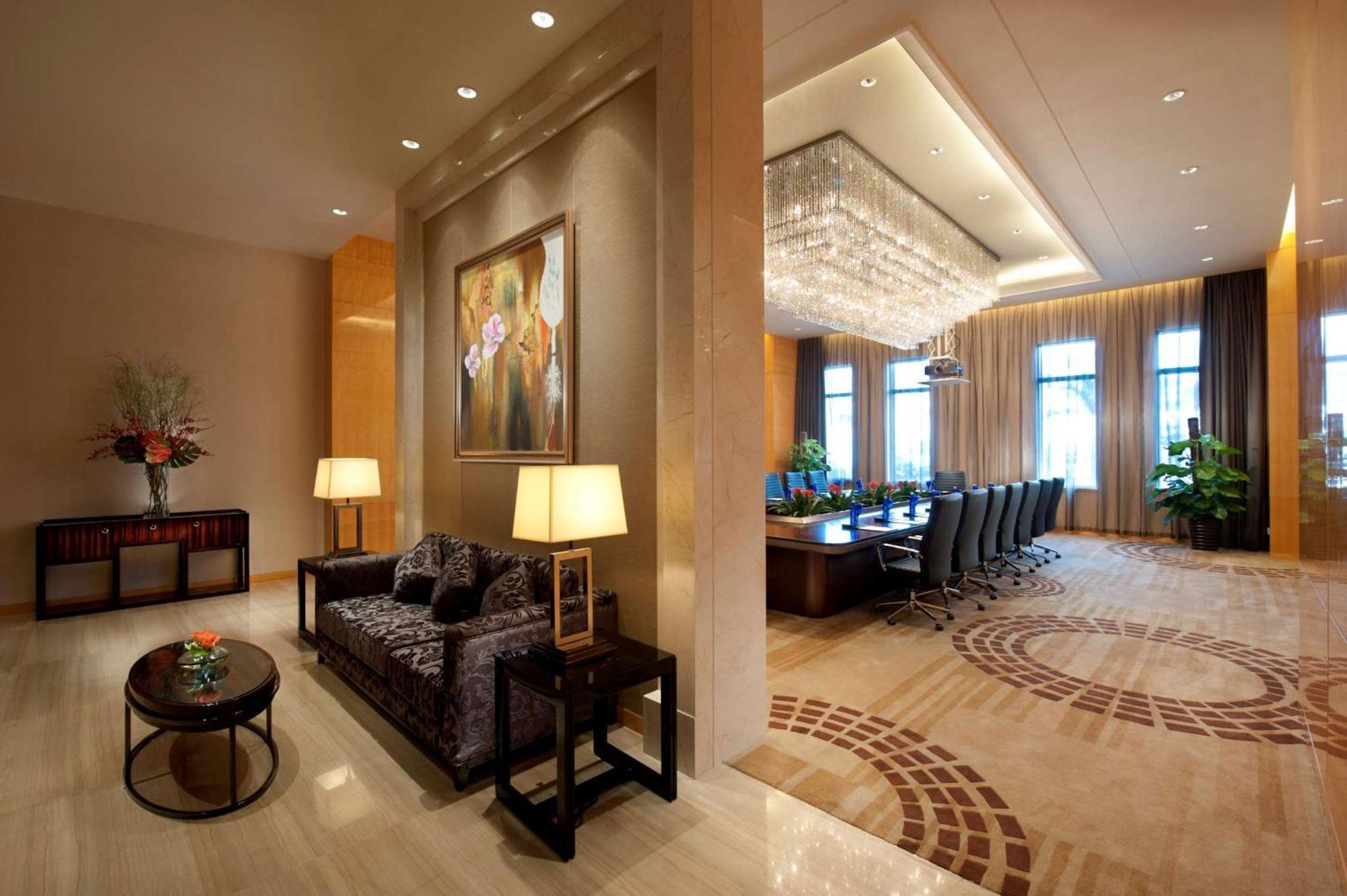 Hilton Guangzhou Baiyun - Free Shuttle For Canton Fair Period, Close To Luhu Golf Club & Leather Market Dış mekan fotoğraf