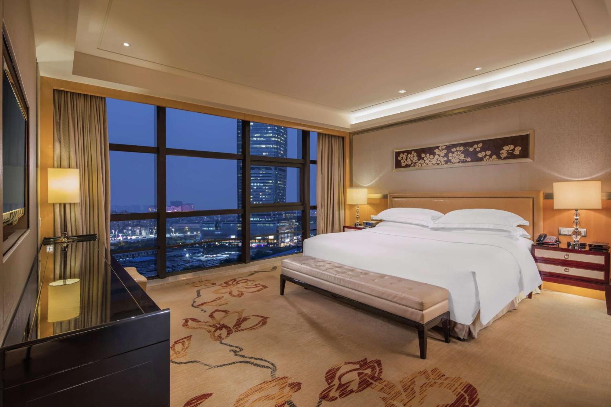 Hilton Guangzhou Baiyun - Free Shuttle For Canton Fair Period, Close To Luhu Golf Club & Leather Market Dış mekan fotoğraf